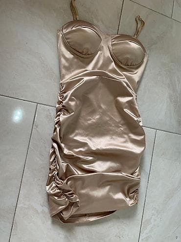 kupujemprodajem haljine svecane: Prelepa zlatna univerzalna haljina Do L velicine Odgovara svakom telu — 3