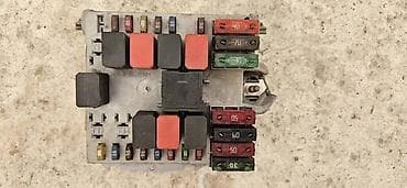 osiguraci lada niva: KUTIJA OSIGURACA ZA FIAT PUNTO - 46763650 | 1.2 FIAT PUNTO — 1
