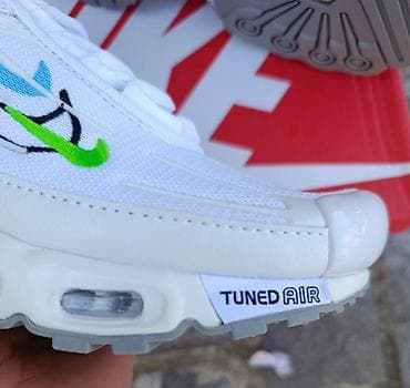 trapstar komplet: Nike Air Max Plus / Tuned Air patike u beloj boji sa upečatljivim — 6
