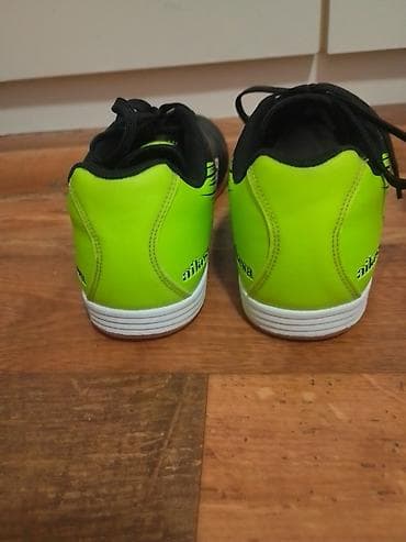 chanel patike zenske: Patike za fudbal broj 42 su u odlicnom stanju sa veoma sitnim — 8