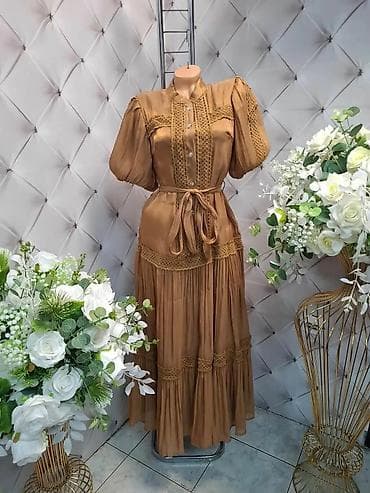 tigraste cipele: Boho maxi haljina sa kratkim puff rukavima i dugmadima niz prednji — 4