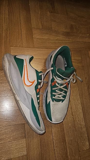 boost patike: Nike patike u broju 44. Dužina gazišta 28cm. Bez mane — 3