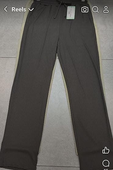 top s perjem: Pantalone sa dzepivima i elasricnim pojasem na redice.Puder — 2