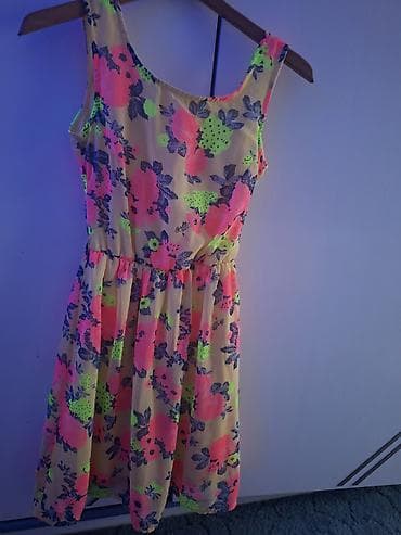 Letnja haljina bez rukava sa cvetnim printom - Kroj: lepršava — 2