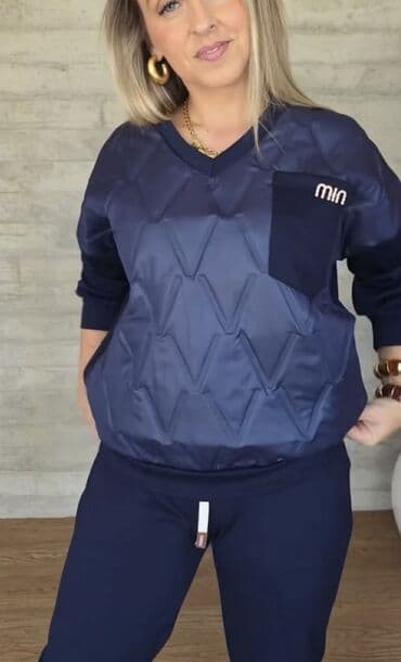 Donji delovi trenerke: Kompleti
Cena 3600
Uni vel.
V30 — 5