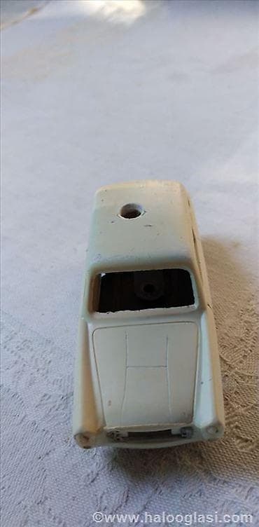 maska: Mehanotehnika Innocenti Austin A 40, 1:43 plastican, fali pr. maska i — 2
