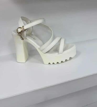 steve madden sandale sa cirkonima: Sandals, 39 — 4