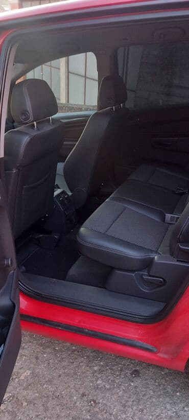 polovne automobile: Opel Zafira: 1.9 l | 2006 г. 330000 km MPV Body Type — 10