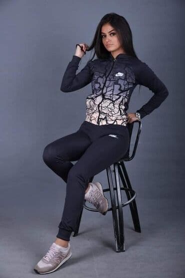 p.s zenske jakne: Nove ženske komplet trenerke S,M,L,XL,XXL veličine za samo 3500 din p — 1