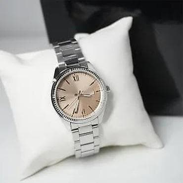 Casio LTP-1302DD-4A2 Potpuno NOV sat Casio LTP-1302DD-4A2, dolazi u