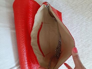 elegantne snale za kosu: Efektna pismo tasnica sa metalnim lancem,tj.kaisem.Nosena samo na — 3