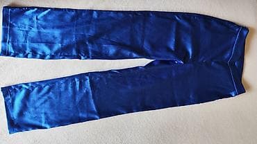 poderane farmerke: Ženske satenske pantalone – kobalt plave - Materijal: glatki, sjajni — 3