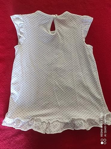 odeca za decu: Haljinica velicina 74
Duzina 34
Ramena 19
Obe za 700 din — 6