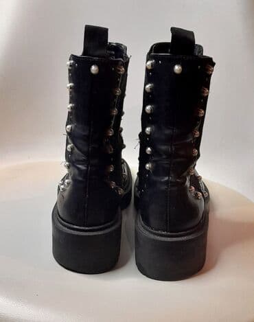 naocare u obliku srca: Ankle boots, Zara, 37 — 2