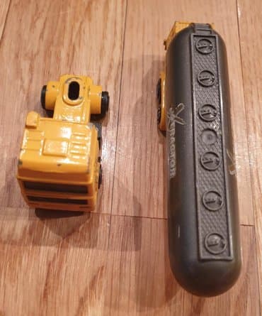 bubamara igracka: ﻿MAJORETTE cisterna kamion igracka automobilcic. Pise tractor — 3