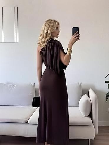 Elegantna asimetrična haljina sa jednim ramenom
2600din
S M L