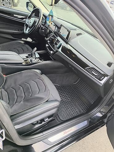 BMW Serije 5 Touring – Sport Line, crna metalik, karavan. Karoserija