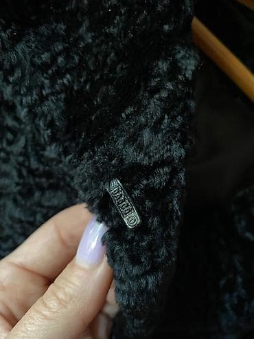 set za 8 mart: Prelepa Dasco Astragan bunda Vrhunski kvalitet, izrađena od — 5