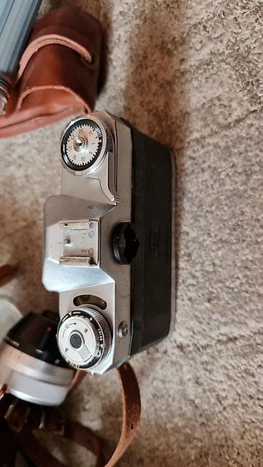 aparat za boks prodaja: **Zeiss Ikon Contaflex analogni fotoaparat sa pratećom opremom** U — 3