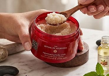 Rituals – The Ritual of Ayurveda Rejuvenating Body Scrub - Piling za