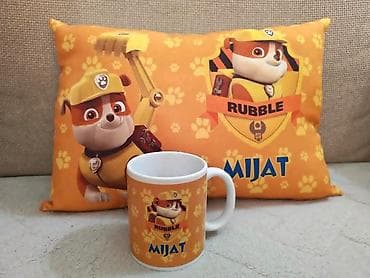 poklanjam stol i stolice: 🎁 PERSONALIZOVANI JASTUCI I ŠOLJE SA IMENOM I OMILJENIM LIKOVIMA! 🧸☕ — 3