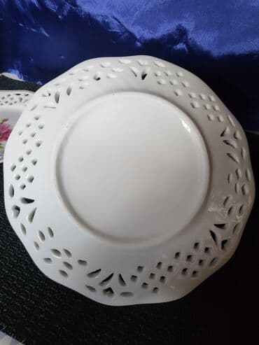 porcelanske solje za caj: Set trodelni porcelanski 70te. Set je perfektan,sve na njemu odsjaj — 8