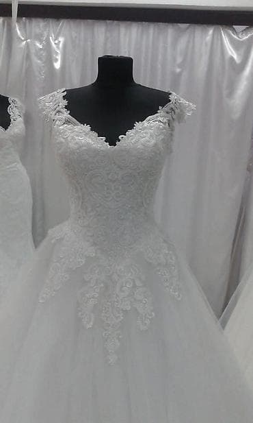 til suknja: Bela venčanica – raskošna A/kugla silueta sa čipkom - Gornji deo — 2