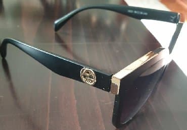 duks sa naocarima: Sunglasses, Gucci — 3