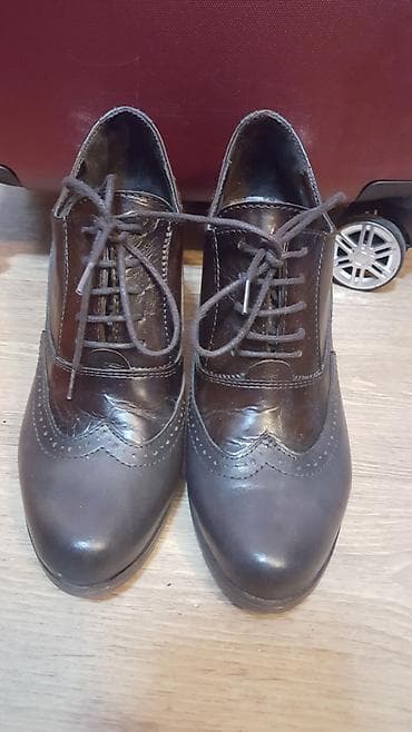 dr martens cipele: Ženske kožne cipele na pertlanje, oxford/brogue stil. - Boja: tamno — 2
