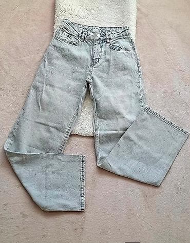 stitch stvari za školu: ⚜️ FARMERICE 
⚜️Za velicine pitajte 
⚜️Cene od 1.500 do 2.300 dinara🟨🟨 — 2