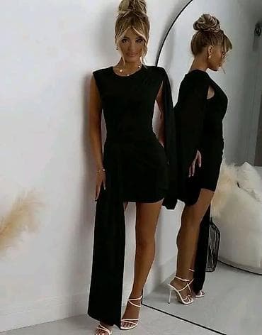 til sa cirkonima: Elegantna asimetrična mini haljina sa dramatičnim plašt-rukavom - — 3