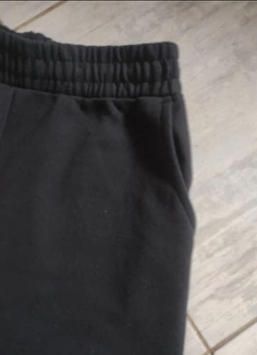 versaci majice: Crne ravne pantalone sa lastišem u struku Velicina S moze i M - Model — 3