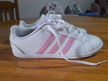 Ženska obuća: Adidas, 39.5, bоја - Bela — 1