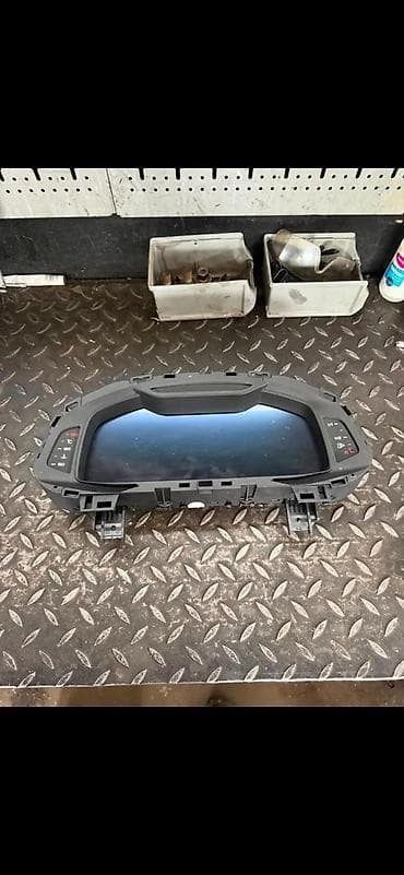farovi punto 2: AUDI A6 C8 2020 DELOVI VIRTUEL TABLA SAT CAJGER 4K0920790A | Audi — 2