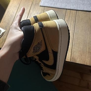 dsquared patike 2019: Nike Air Jordan 1 Mid Desert Ochre

Broj je 38,5 — 5