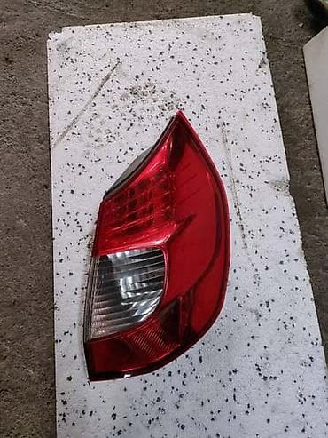 cilindar za stolicu: DESNA STOP LAMPA SENIK 2 ZA RENAULT SCENIC — 1