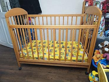 Car Seats & Baby Carriers: Prodajem krevetac ima tri nivoa spustanja duseka — 1