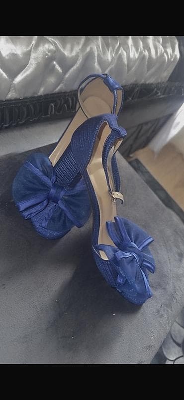 Elegantne ženske cipele i sandale – svečani modeli u više stilova i