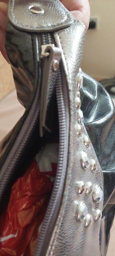 Donji delovi trenerke: Elegantna torbica — 4