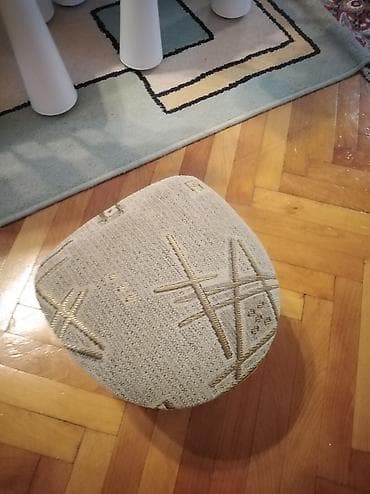 Stolica tronožac za malu decu Drvena tapacirana Visina 17 cm