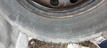 suzuki swift felne: NOKIAN 175/65 R14 LETNJA | dobre gume 1 isecena zato imaju 3 — 4