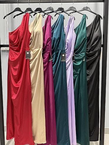 Haljine: Elegantna ženska maksi haljina sa jednim ramenom, izrađena od — 6