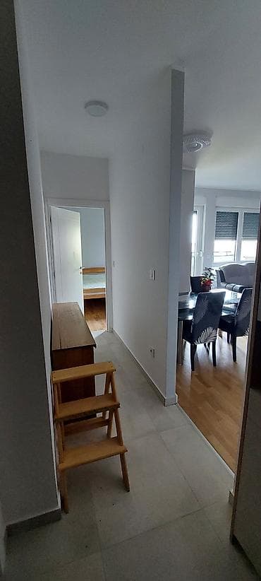 izdavanje stanova ruma: Jednosoban stan sa kompletnim nameštajem i opremom - Dnevni — 6