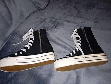 zenske guess patike: 37, bоја - Crna — 1