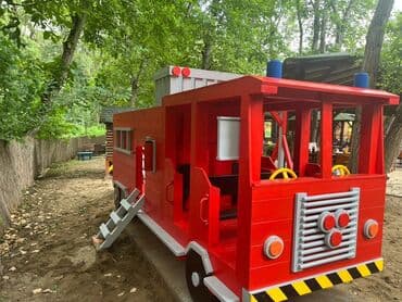 pametni sat sa sim karticom za decu: Drvena konstrukcija za igru u obliku vatrogasnog kamiona, dizajnirana — 8