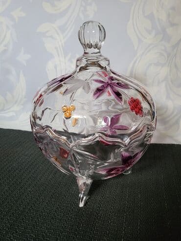 Sweatpants: Nova bombonijera. Bombonijera nova,sve na njoj odsjaj od svetla — 6