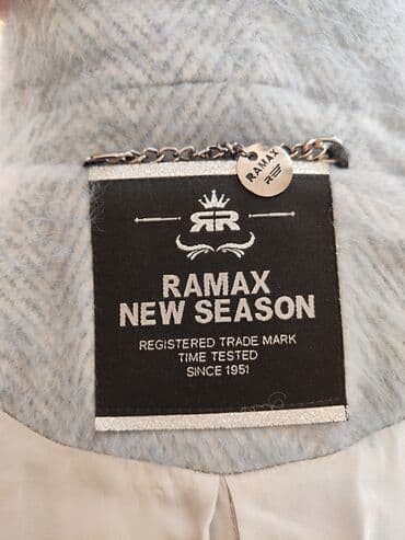 M, Sa postavom — 11