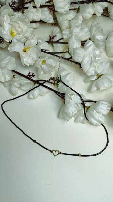 Privesci za nakit: Ogrlica sa priveskom, Handmade, Materijal: Perlice — 1