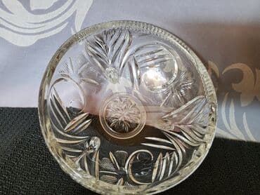 kristalne cinije cene: Cinija kristal na tri stopa 1960g+. Cinija bez ostecenja,sve na njoj — 5
