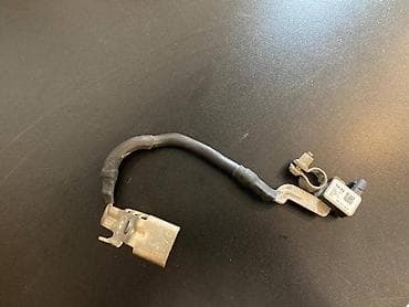 KLEMA ZA VOLKSWAGEN GOLF 7, PASSAT B8 - 5Q0915181H | Minus klema za